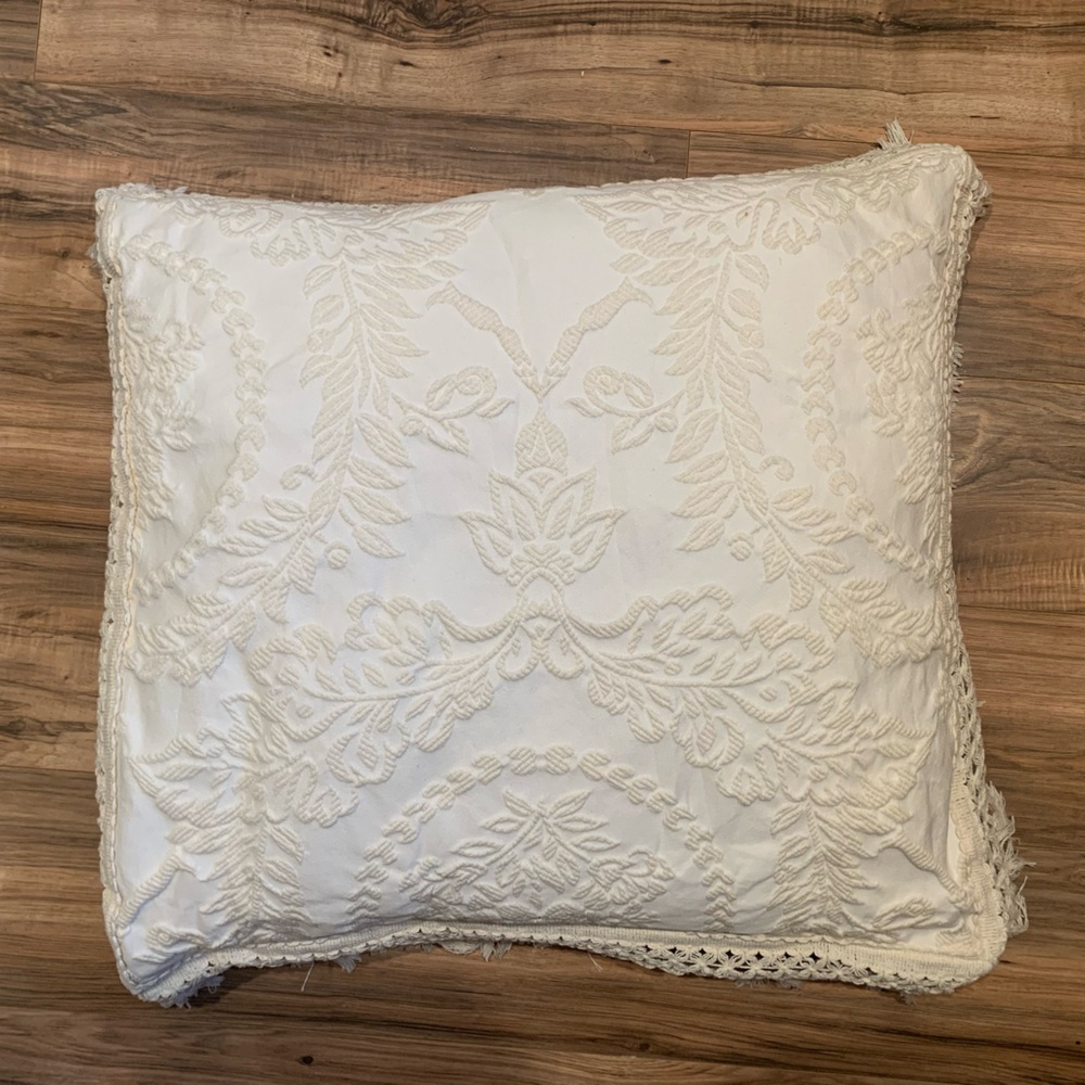 Gorgeous La Rochelle Collection Pillows Boho Throw Pillow white/cream